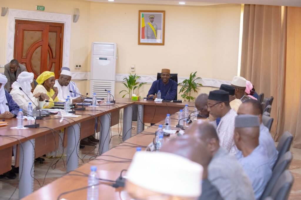 L’éducation se tourne vers le numérique au Mali : Une révolution économique avec 4 milliards d’économies !