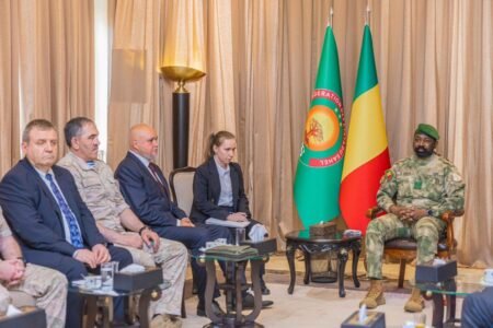KOULOUBA : Le Président de la Transition reçoit la commission intergouvernementale mixte Mali-Russie