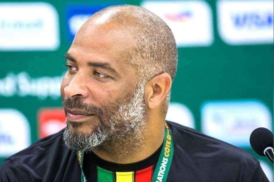 Nigeria : Le torchon brûle entre Eric Chelle et la Fédération Nigeria : Le torchon brûle entre Eric Chelle et la Fédération